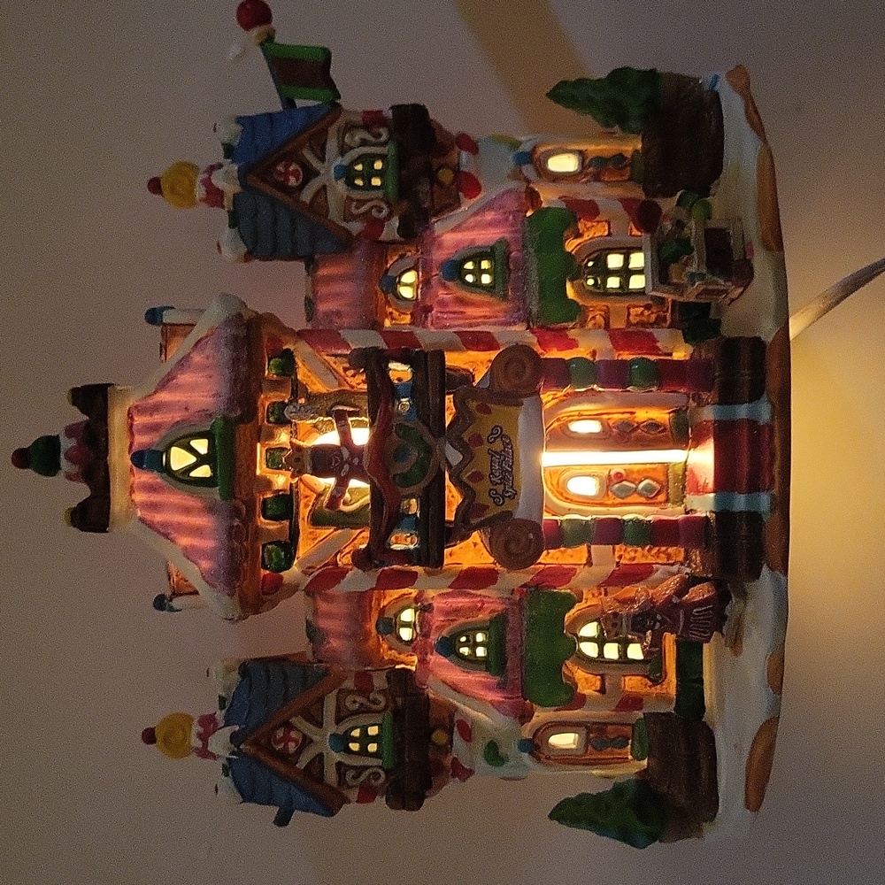 Pre-owned Carole Towne Royal Spice Palace 2005 Collection